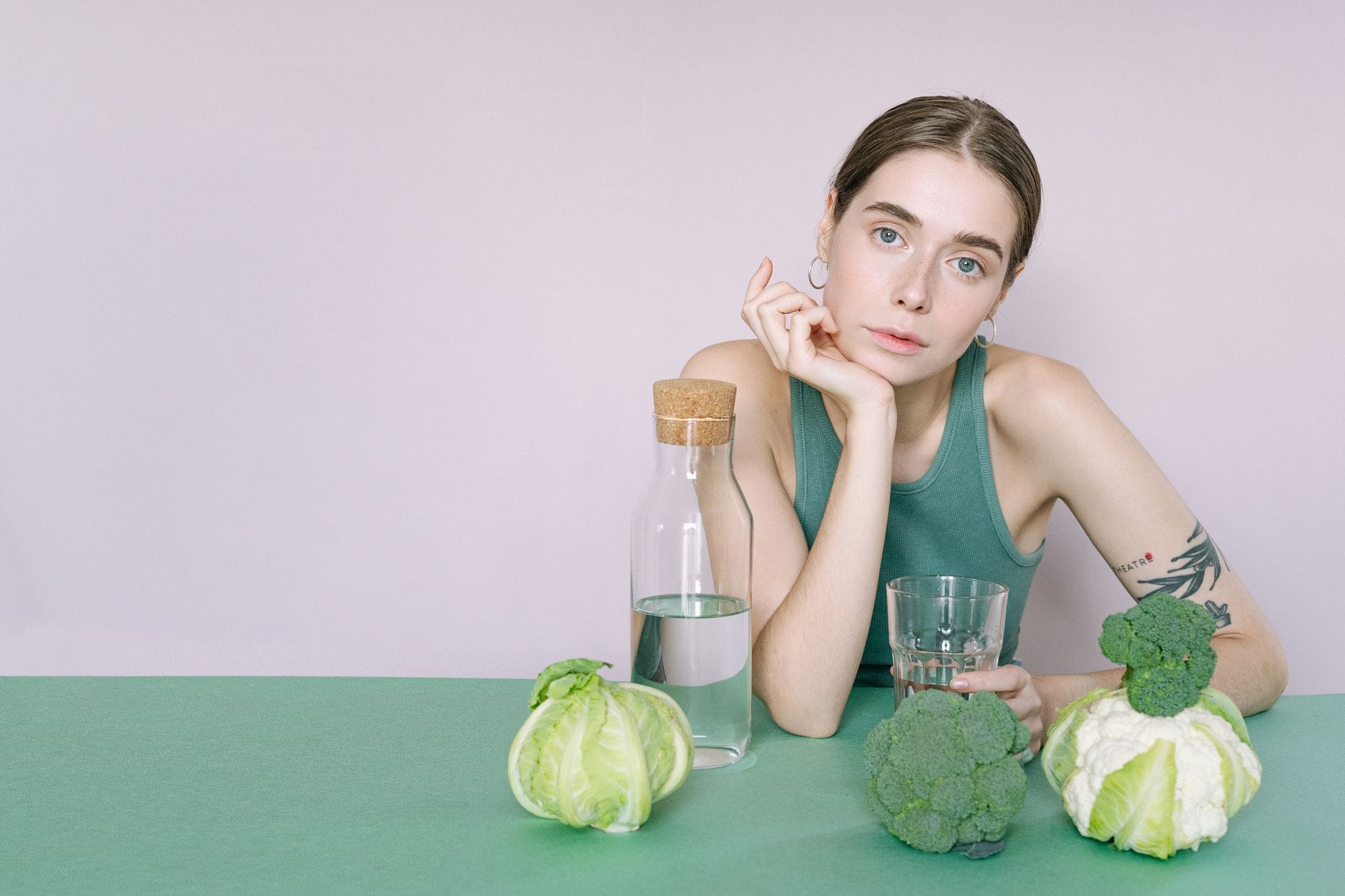 Dieta białkowa a diety detoks porównanie obietnic reklamowych z realnymi wynikami badań naukowych